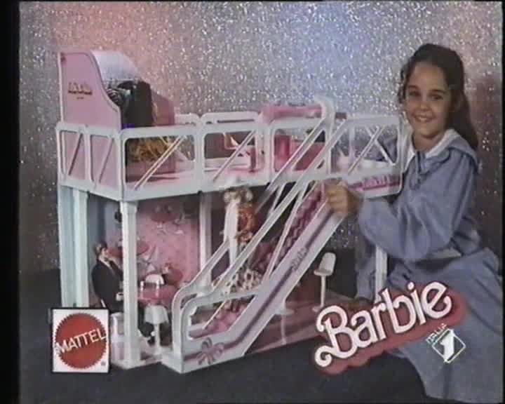 Mattel Barbie Fashion Plaza