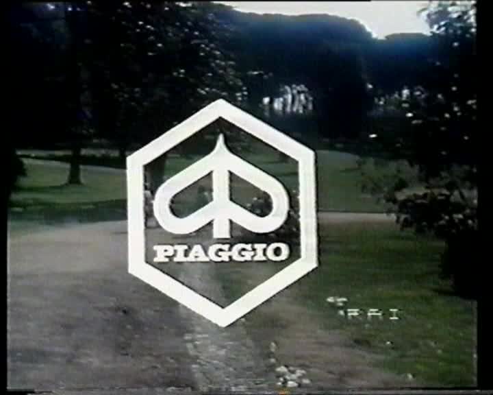 Piaggio Ciao Motorino Con Natasha Hovey